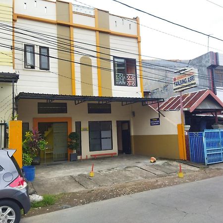 Oyo 92231 Penginapan Tanjung Alang Syariah Macasar Exterior foto