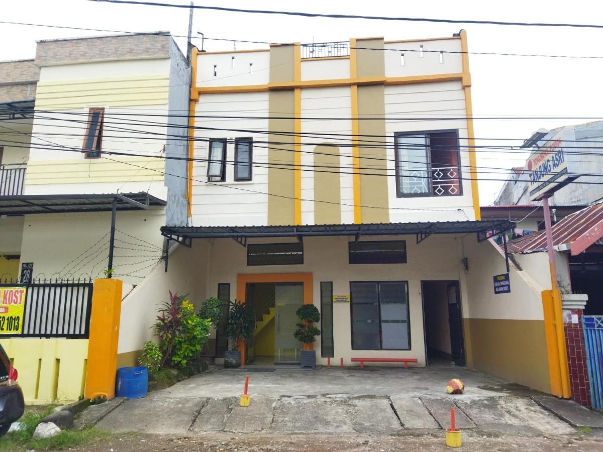 Oyo 92231 Penginapan Tanjung Alang Syariah Macasar Exterior foto
