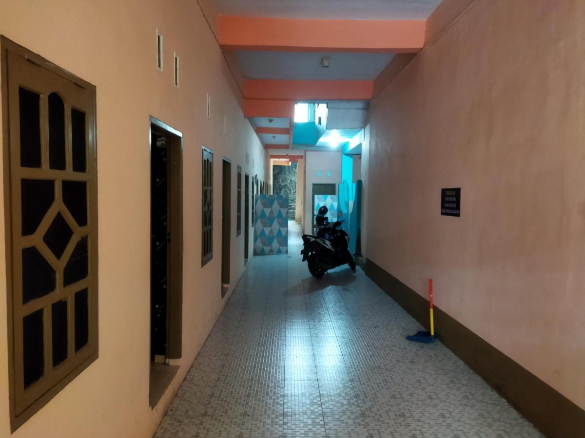 Oyo 92231 Penginapan Tanjung Alang Syariah Macasar Exterior foto