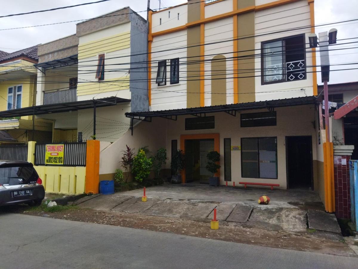 Oyo 92231 Penginapan Tanjung Alang Syariah Macasar Exterior foto