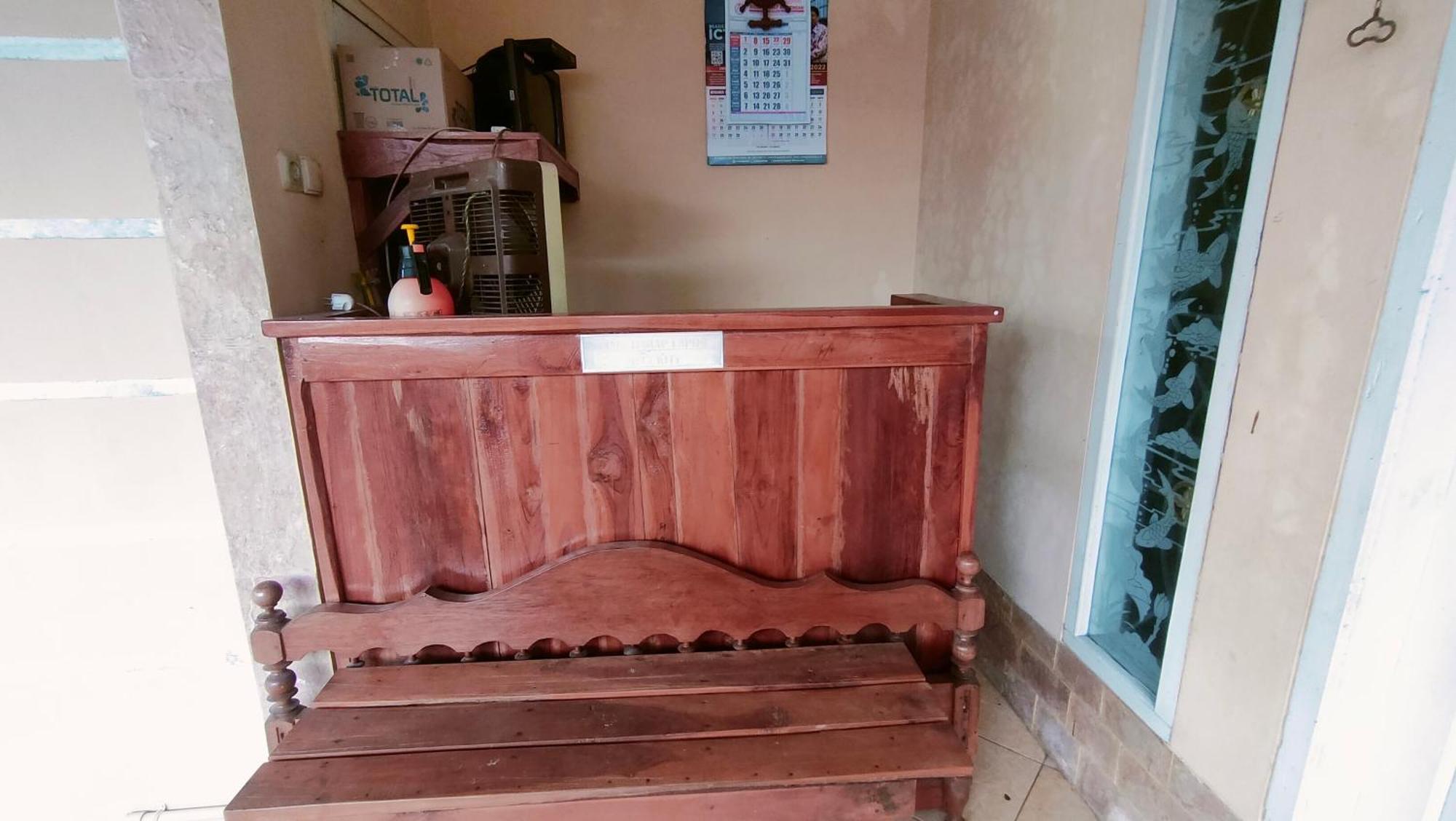 Oyo 92231 Penginapan Tanjung Alang Syariah Macasar Exterior foto