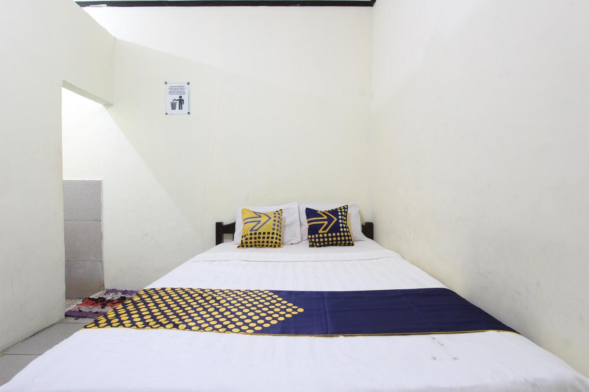 Oyo 92231 Penginapan Tanjung Alang Syariah Macasar Exterior foto