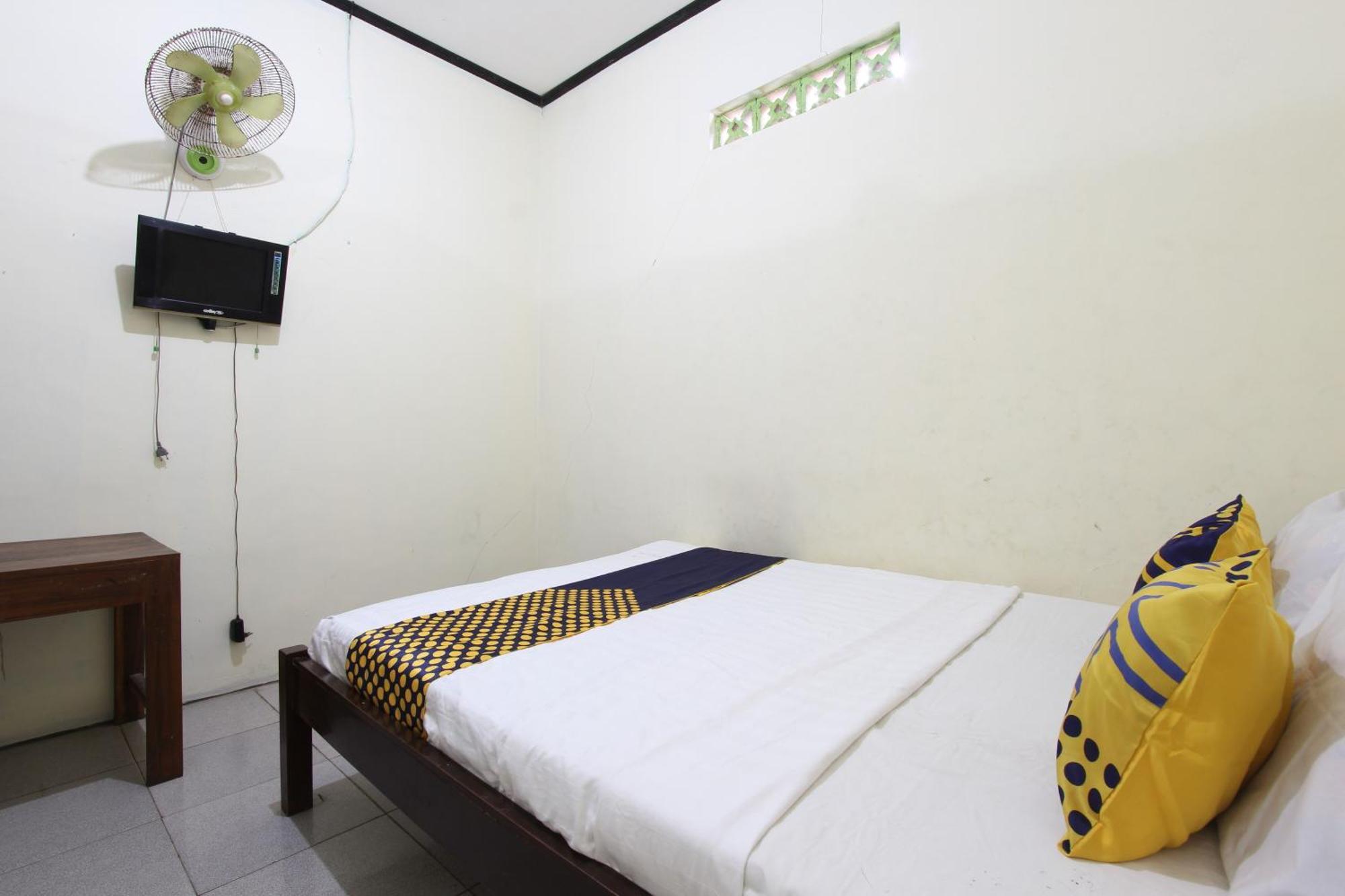 Oyo 92231 Penginapan Tanjung Alang Syariah Macasar Exterior foto